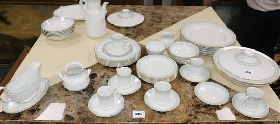 A Royal Doulton Berkshire pattern dinner service